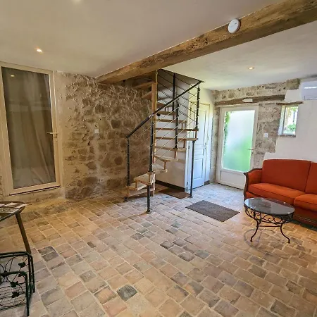 Courtemaux, 4 Pieces, 6 Personnes - Fr-1-590-360 Tatil Evi *