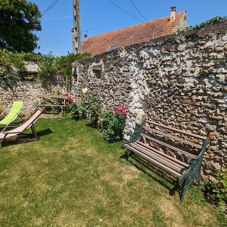 Courtemaux, 4 Pieces, 6 Personnes - Fr-1-590-360 Tatil Evi